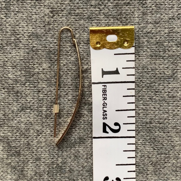 Gold plated curved earrings - Picture 5 of 5